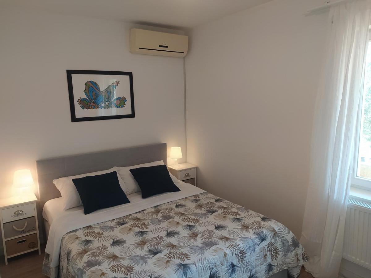Apartment & Rooms Poppy Rose Zadar Bagian luar foto