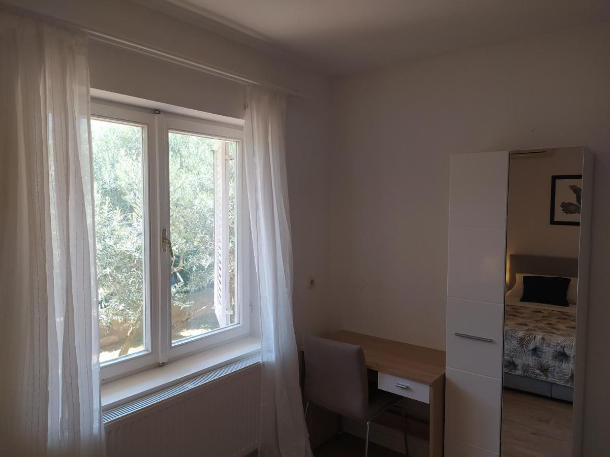 Apartment & Rooms Poppy Rose Zadar Bagian luar foto