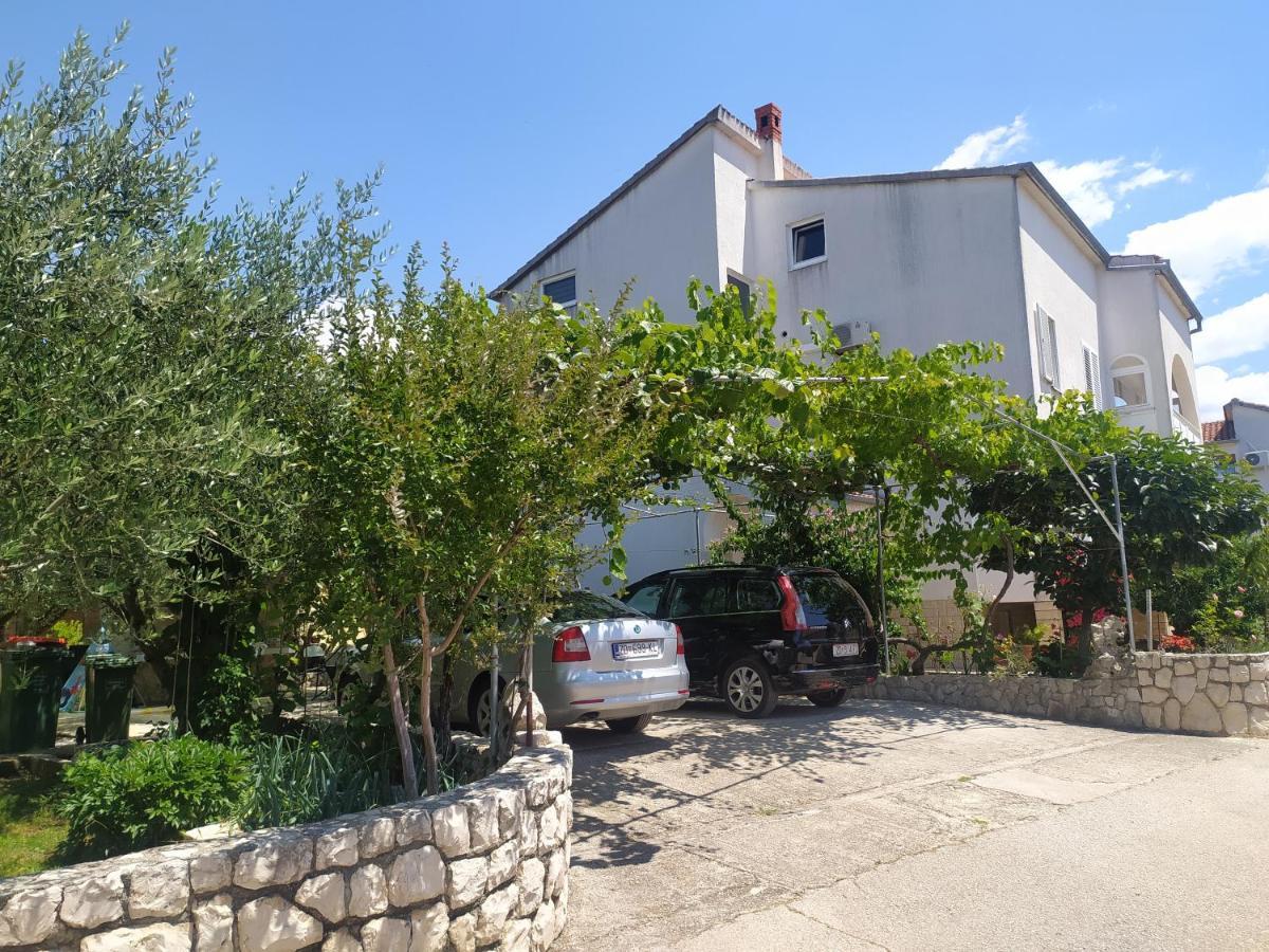 Apartment & Rooms Poppy Rose Zadar Bagian luar foto