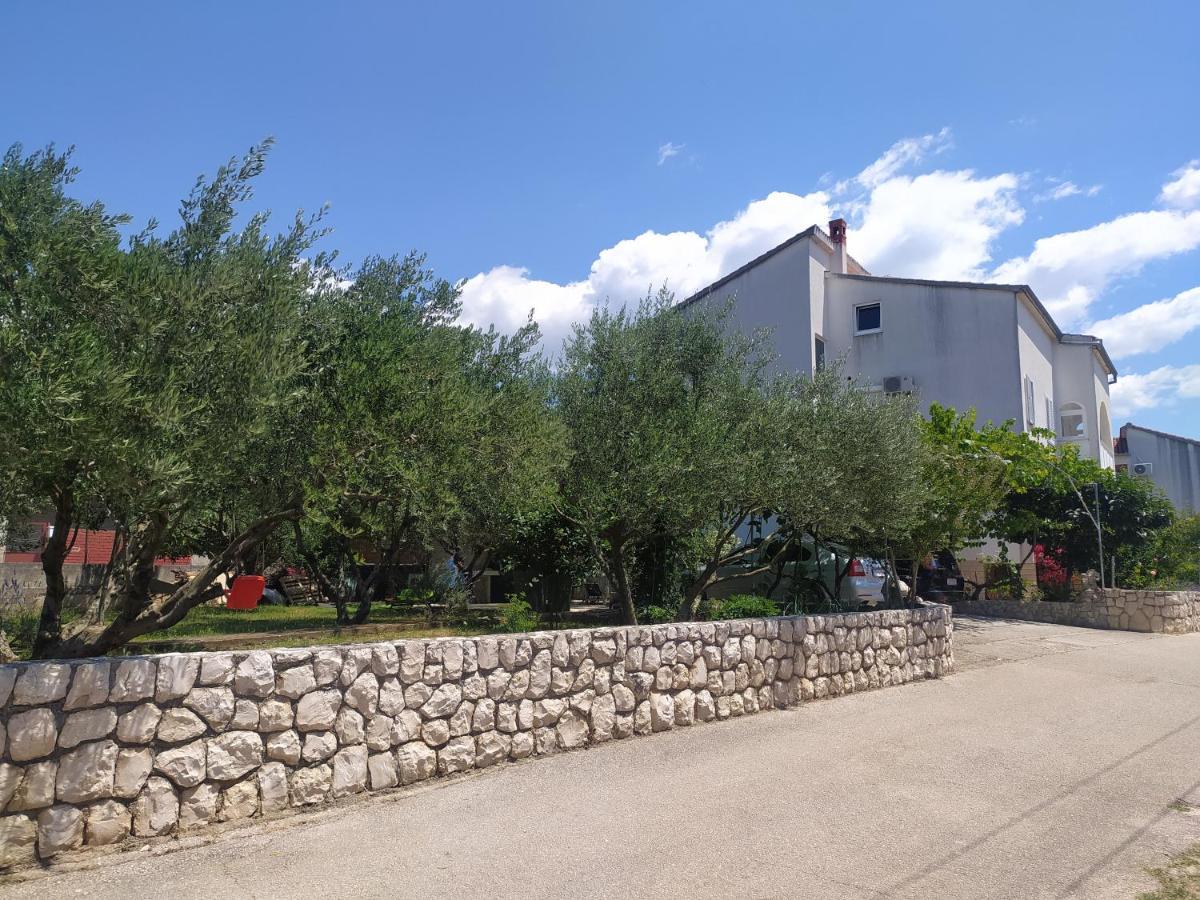 Apartment & Rooms Poppy Rose Zadar Bagian luar foto