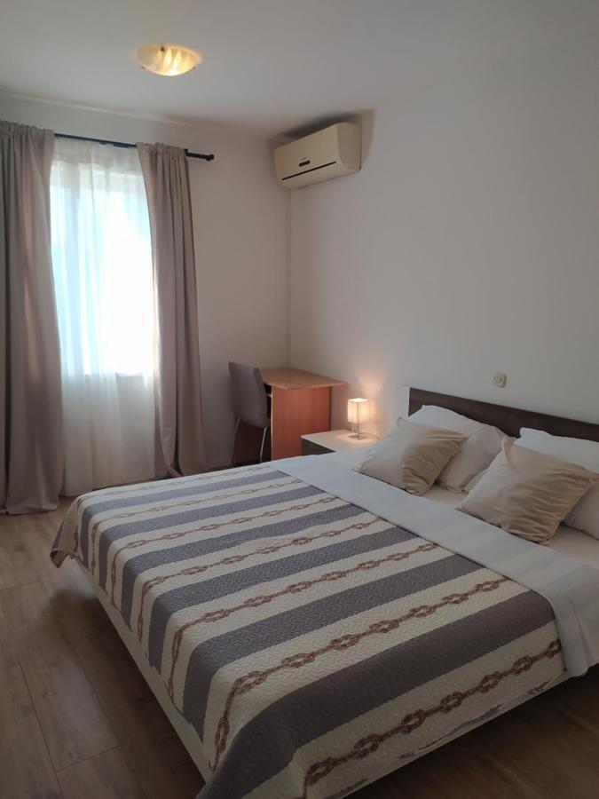 Apartment & Rooms Poppy Rose Zadar Bagian luar foto