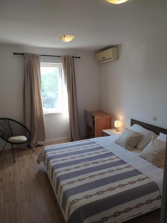 Apartment & Rooms Poppy Rose Zadar Bagian luar foto
