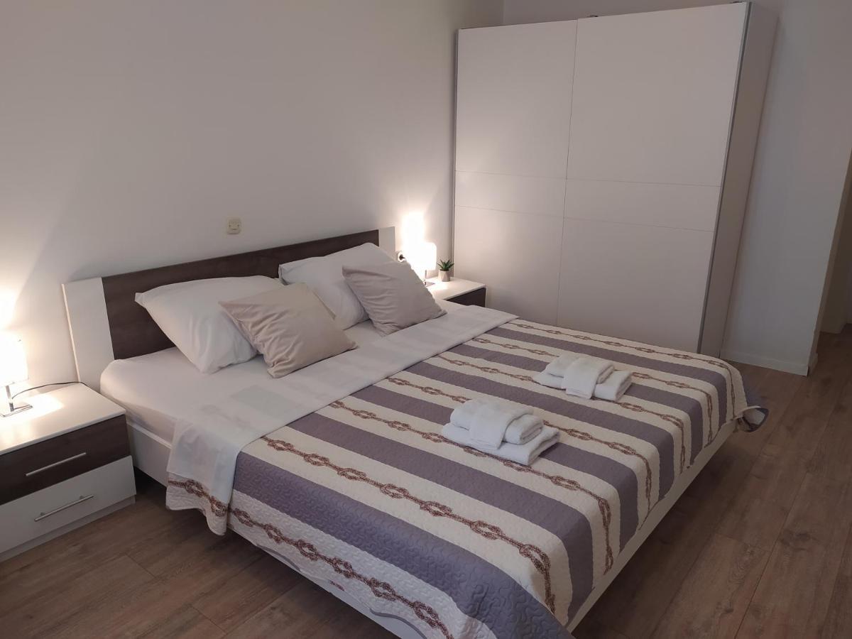 Apartment & Rooms Poppy Rose Zadar Bagian luar foto