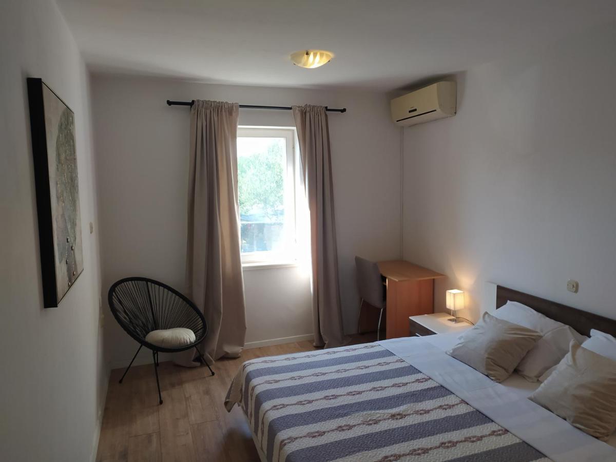 Apartment & Rooms Poppy Rose Zadar Bagian luar foto