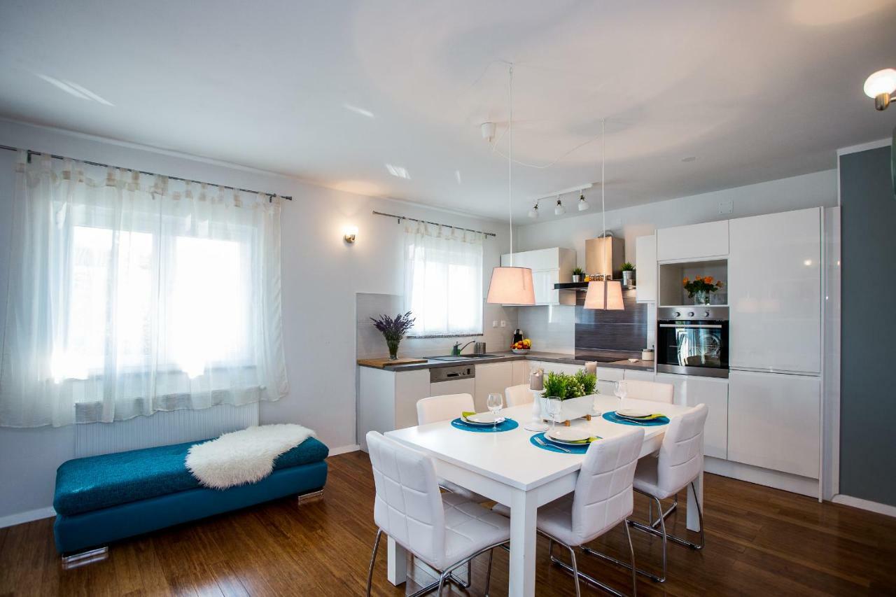Apartment & Rooms Poppy Rose Zadar Bagian luar foto