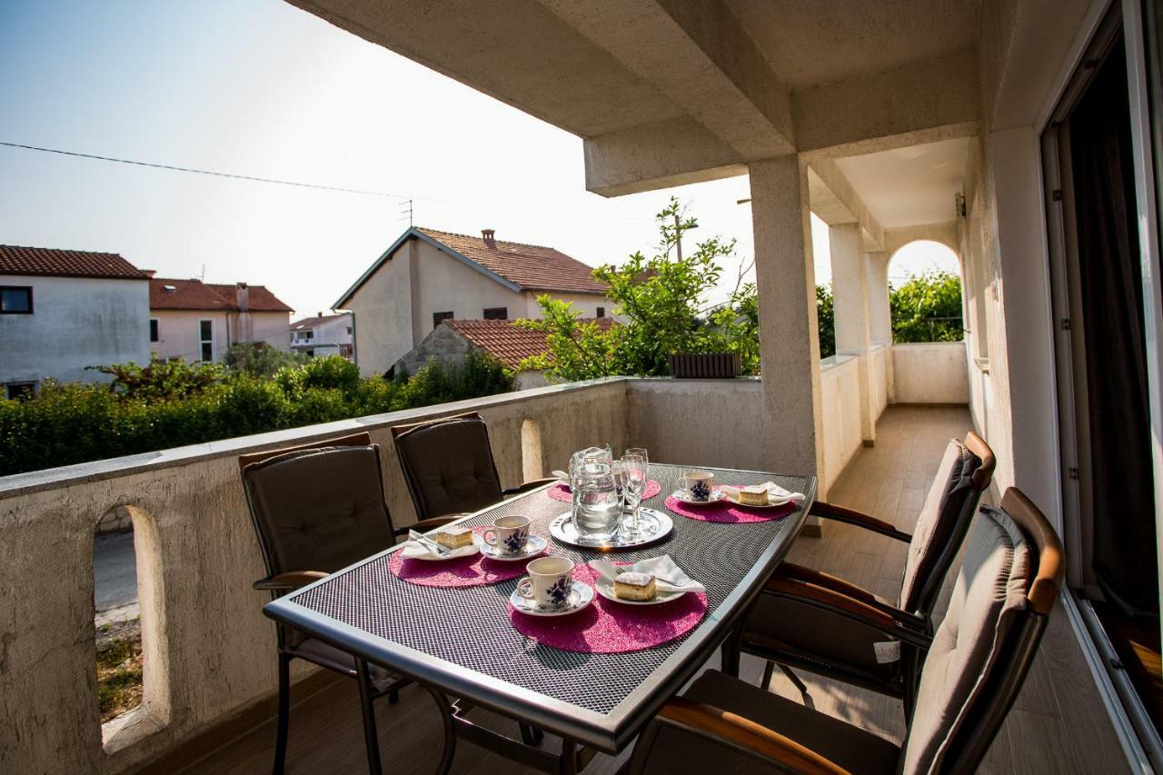 Apartment & Rooms Poppy Rose Zadar Bagian luar foto