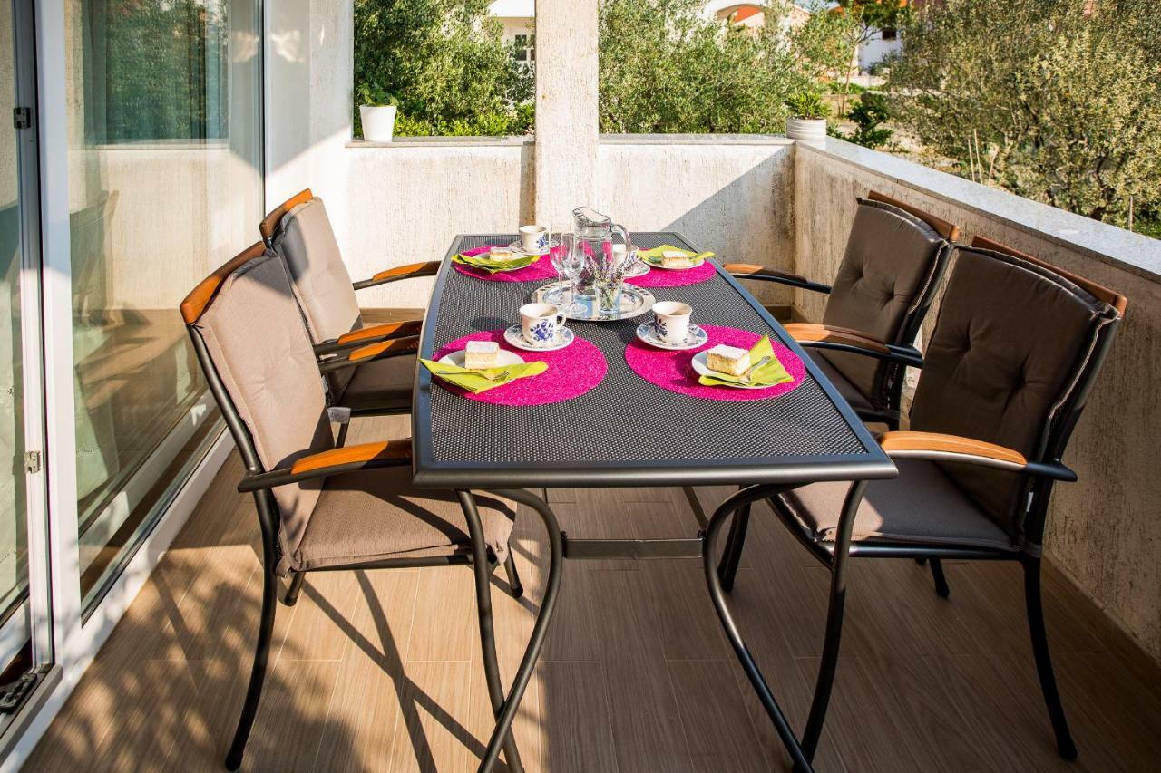 Apartment & Rooms Poppy Rose Zadar Bagian luar foto